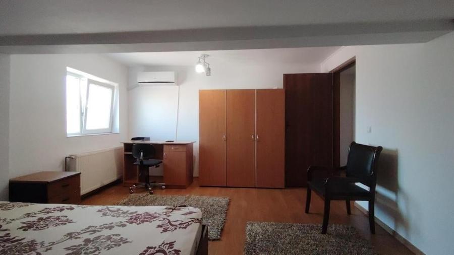 Apartament cu 4 camere în Parcul Carol