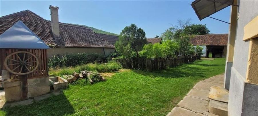 Casă individuală cu 6 camere cu Teren 19300 Mp în Apoldu de Jos