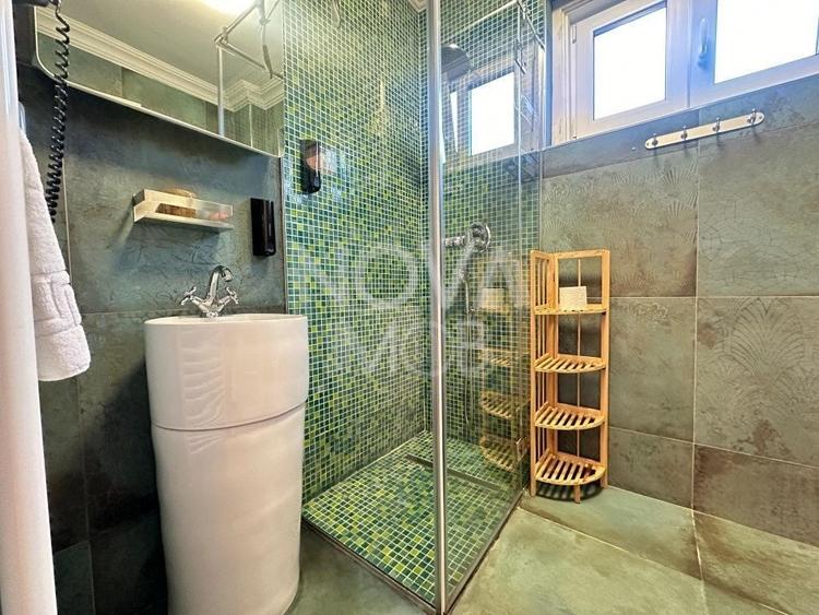 Apartament cu 3 camere semidecomandat, mobilat în Ultracentral