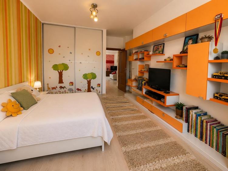 Apartament cu 3 camere decomandat în Câmpului