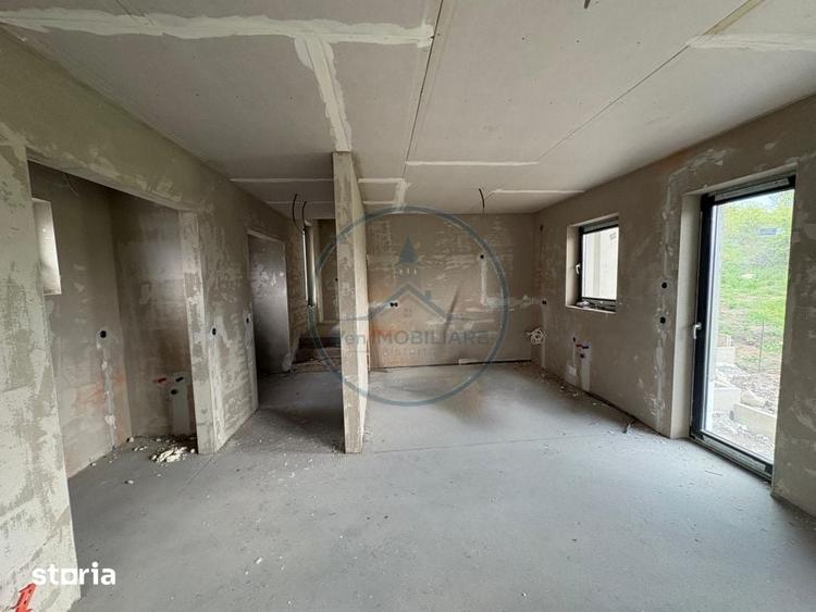 Casă cu 4 camere cu Teren 500 Mp în Unirea