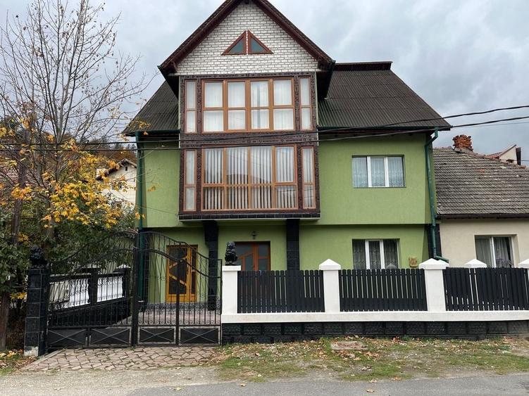 Casă cu 4 camere în Rucăr