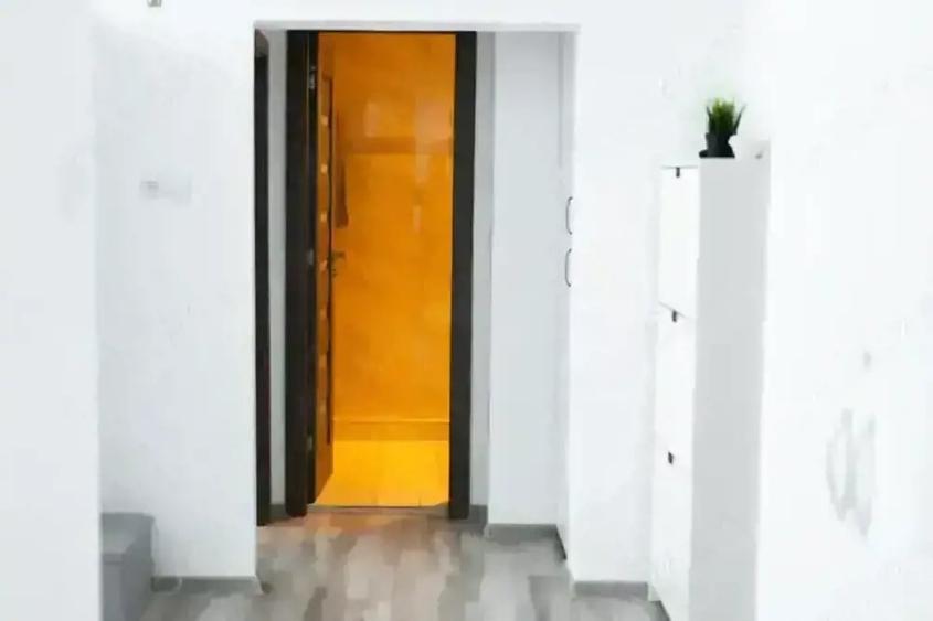 Apartament cu 2 camere decomandat în Centrul Civic