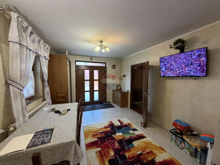 Casă individuală cu 4 camere cu Teren 2500 Mp în Bolotești