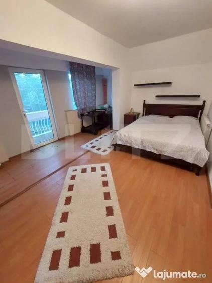 Casă cu 7 camere cu Teren 3800 Mp în Albert
