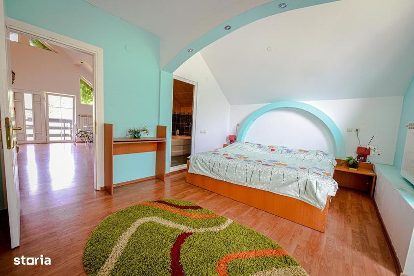 Casă cu 4 camere în Central