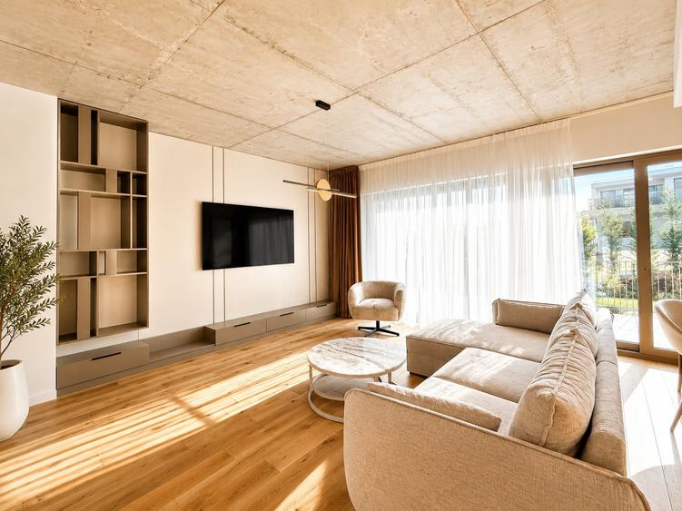 Duplex cu 5 camere cu Teren 300 Mp în Sisești