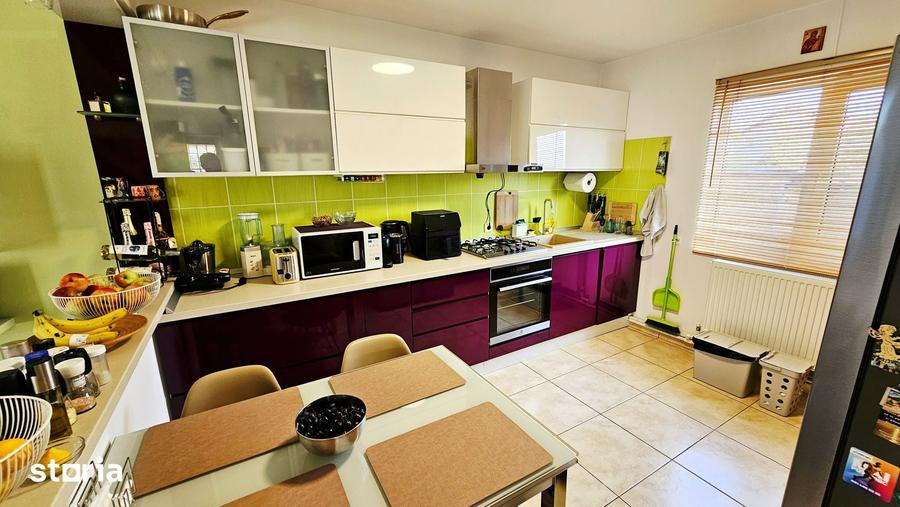 Casă cu 5 camere cu Teren 100 Mp în Central
