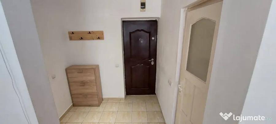 Garsonieră decomandată în Gruia