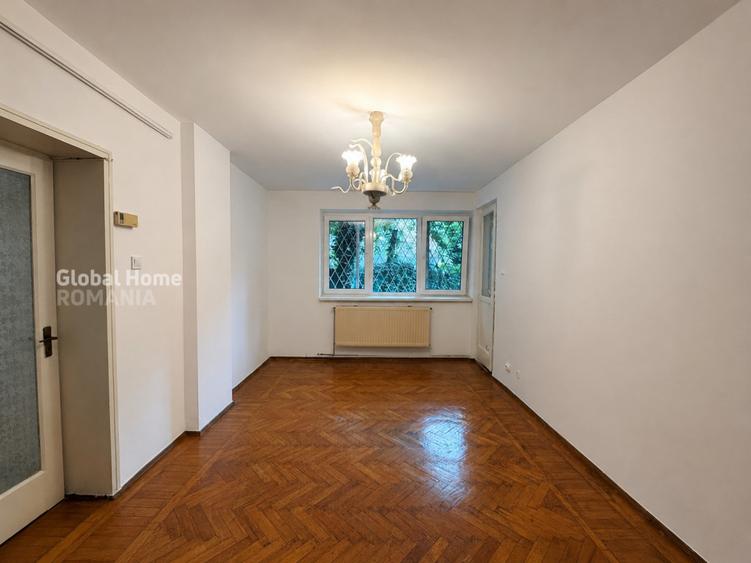 Apartament cu 3 camere semidecomandat în 1 Mai