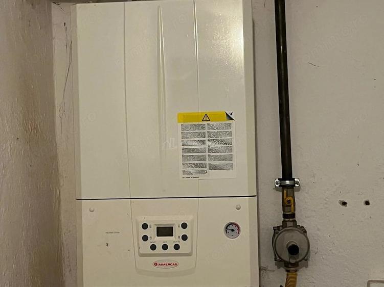 Casă cu 4 camere cu Teren 200 Mp în Central