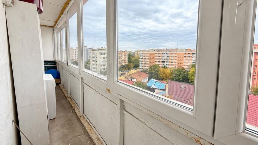 Apartament cu 3 camere semidecomandat, mobilat în Lacul Tei