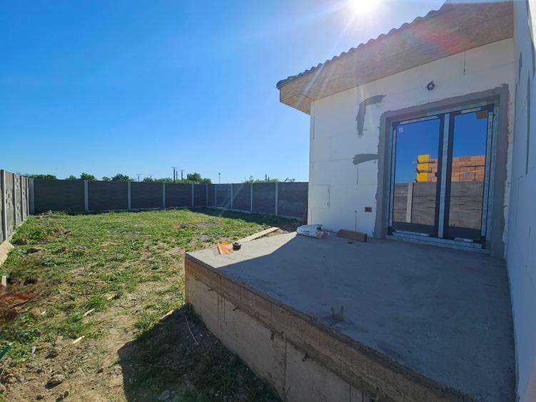 Duplex cu 3 camere cu Canalizare în Moșnița Nouă