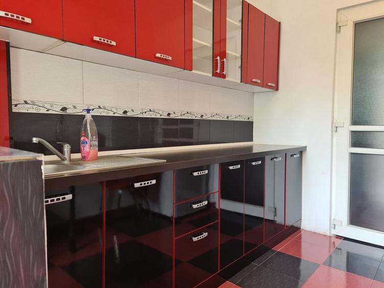 Apartament cu 2 camere semidecomandat, mobilat în Micro 16
