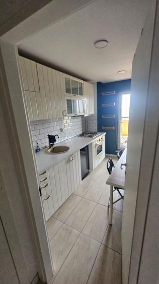 Apartament cu 3 camere decomandat în Crețuleasca