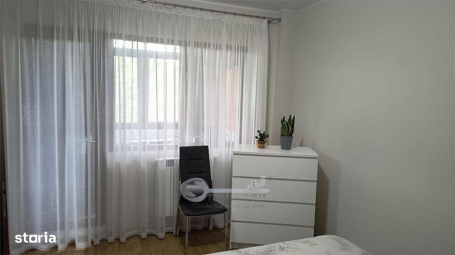 Apartament cu 3 camere nedecomandat în Podu Roș