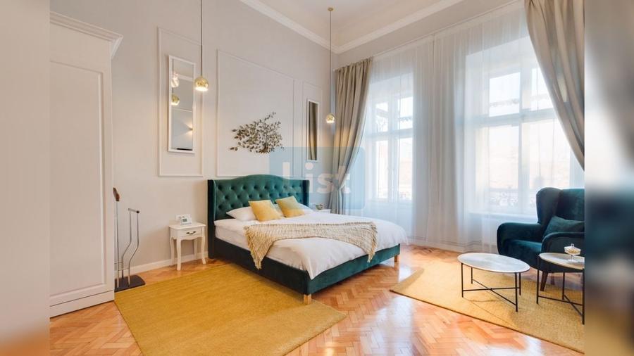Apartament cu 4 camere semidecomandat, mobilat în Ultracentral