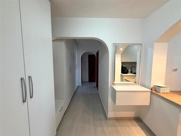 Apartament cu 3 camere decomandat în Rogerius