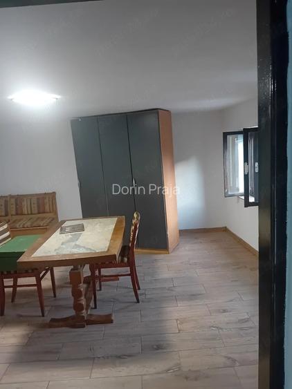 Casă cu Teren 1300 Mp în Amnaș