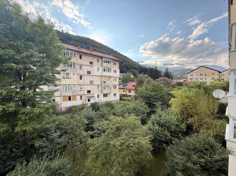 Apartament cu 2 camere semidecomandat, mobilat în Platoul Izvor