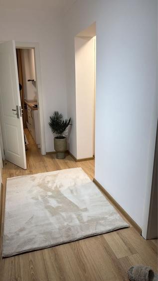 Apartament cu 3 camere decomandat în Calea București