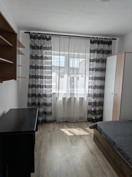 Apartament cu 4 camere decomandat în Gară
