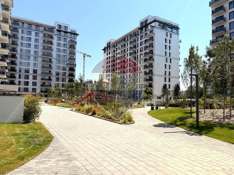 Apartament cu 3 camere decomandat în Aviației