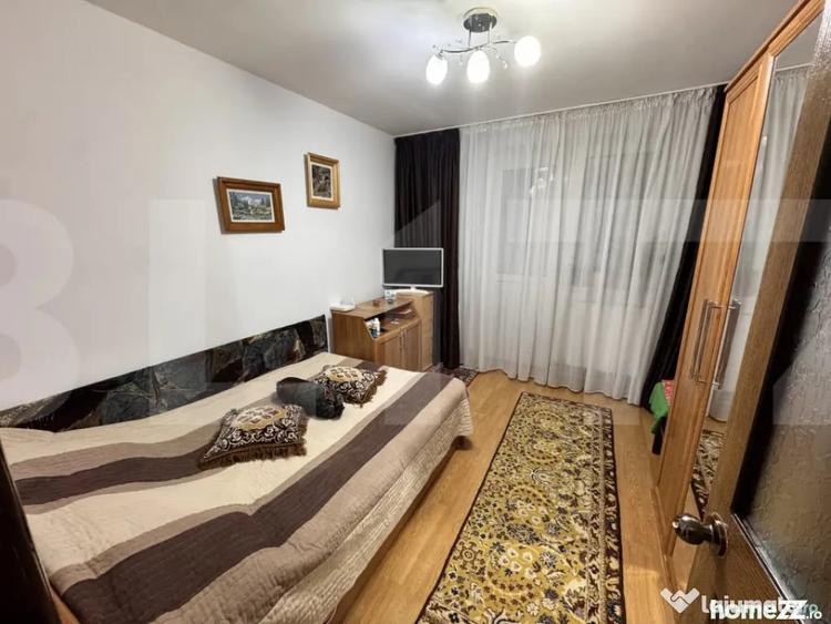 Apartament cu 3 camere semidecomandat în Central