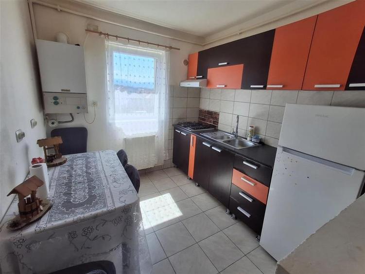 Apartament 2 camere decomandat parcare zona Strand II - 3