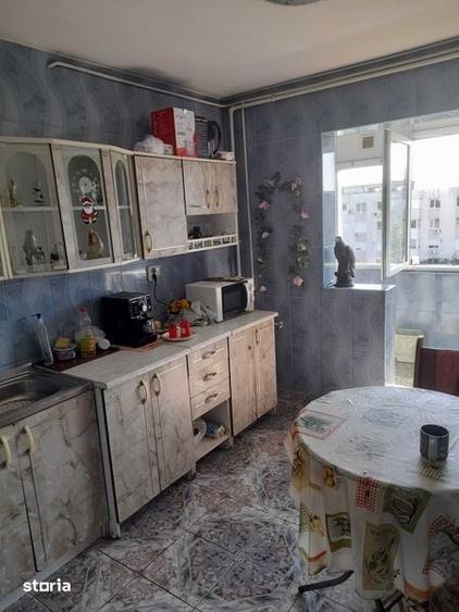 Apartament cu 3 camere în Berceni