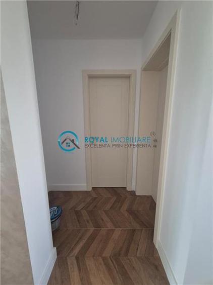 Duplex cu 5 camere cu Piscina în Păulești