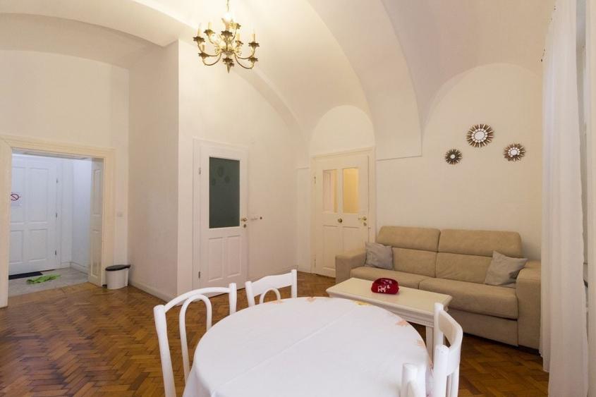 Apartament cu 2 camere semidecomandat, mobilat în Ultracentral