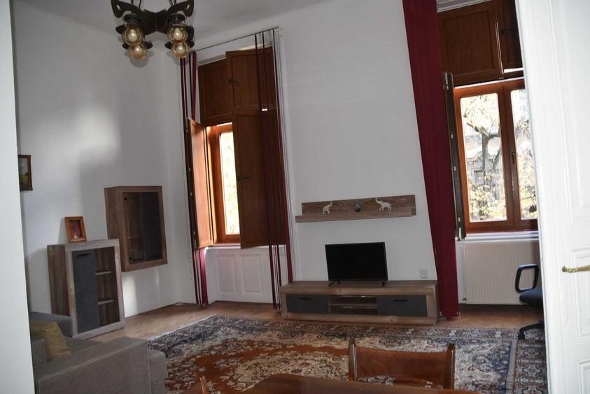 Apartament cu 2 camere semidecomandat în Medicină