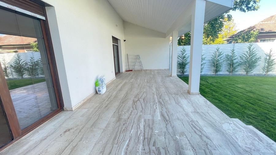 Duplex cu 6 camere cu Canalizare în Mehala