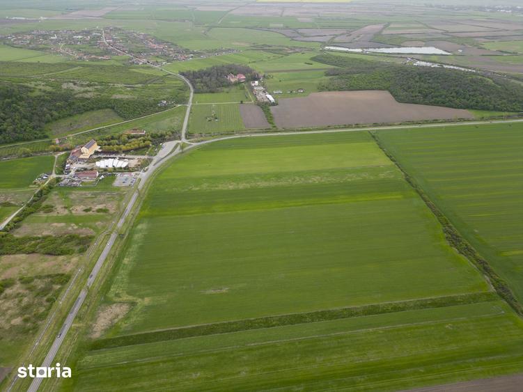 Teren de 22500 mp, în Ineu