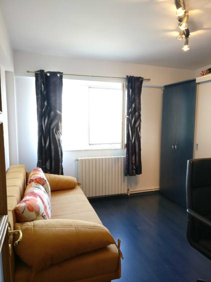 Apartament cu 3 camere decomandat în Tomis Nord