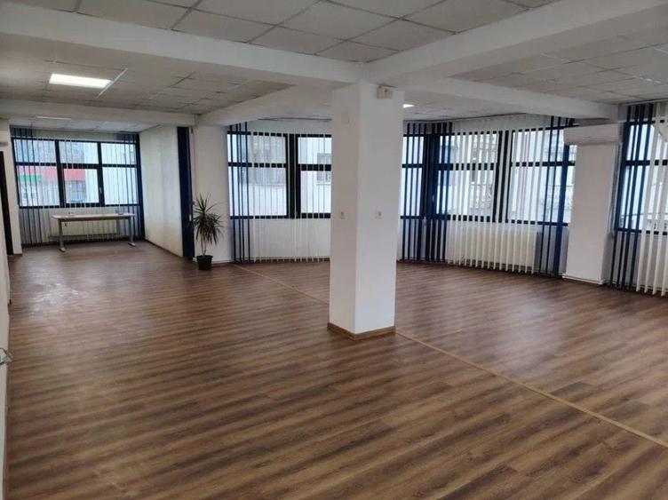 Birou, de 106 mp, în Târgu Cucu