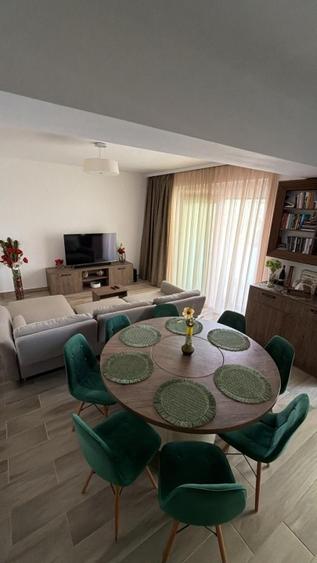 Apartament cu 3 camere decomandat, mobilat în Nord