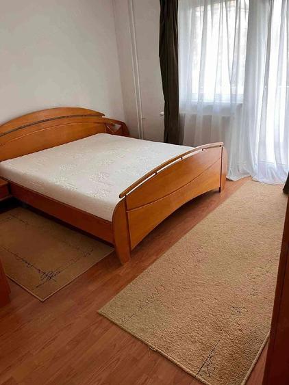 Apartament cu 4 camere decomandat în Bucovina