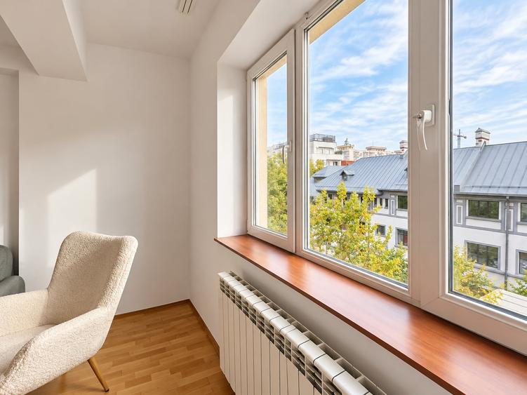 Apartament cu 3 camere decomandat, mobilat în Timpuri Noi