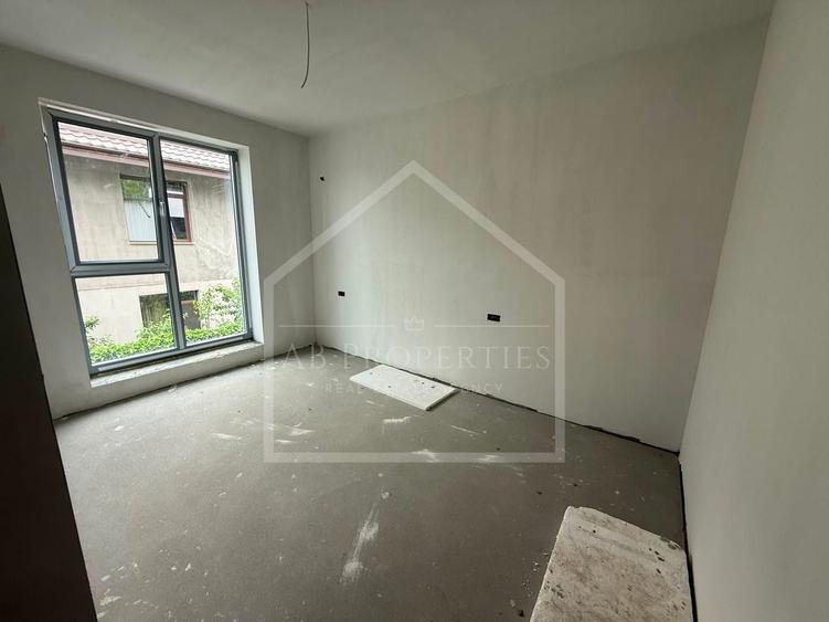 Duplex cu 4 camere cu Canalizare în Străulești