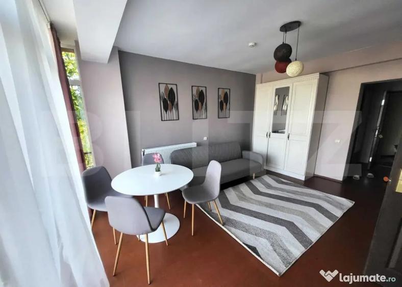 Apartament cu 2 camere semidecomandat în Bucium