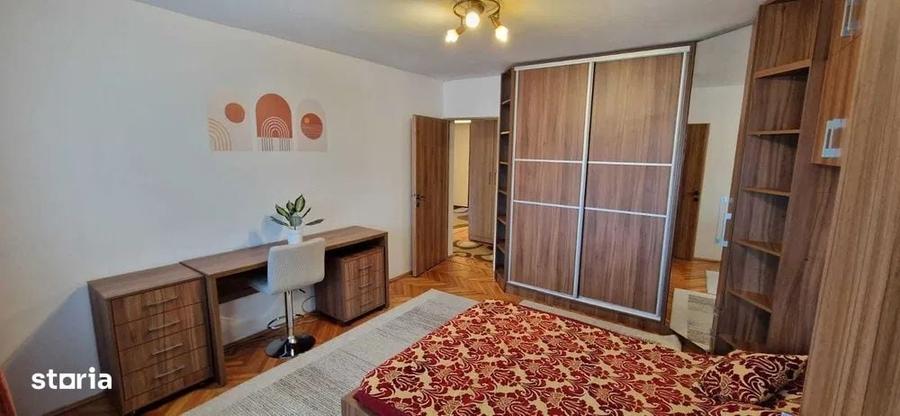 Apartament cu 3 camere decomandat în Central