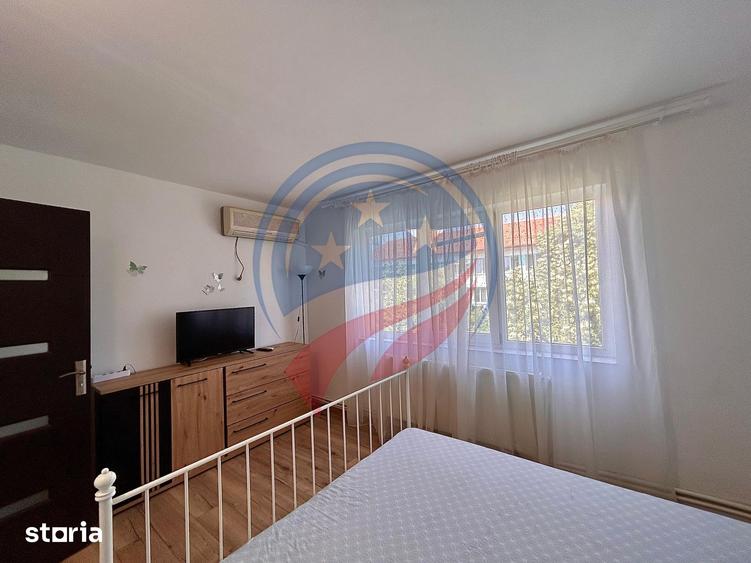 Apartament cu 3 camere decomandat în Rovine