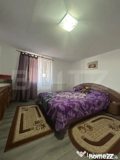 Casă cu 5 camere cu Teren 3000 Mp în Central