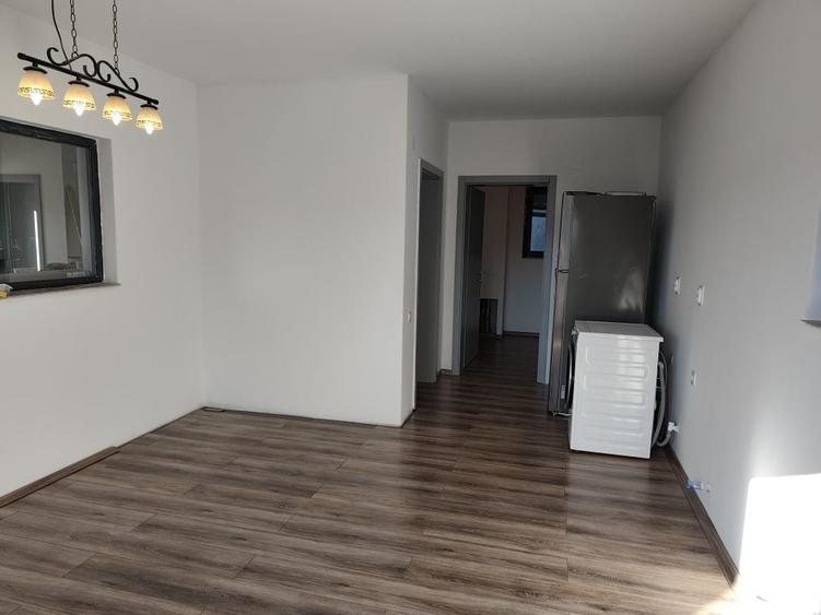 Casă cu 3 camere în Corunca