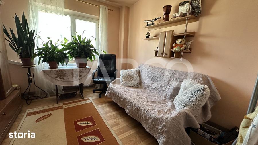 Apartament cu 4 camere decomandat, mobilat în Mihai Viteazul