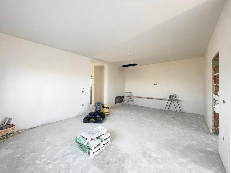 Duplex cu 3 camere cu Canalizare în Urseni