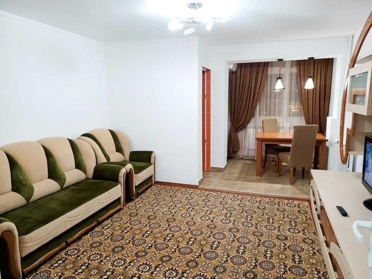 Garsonieră decomandată în Far