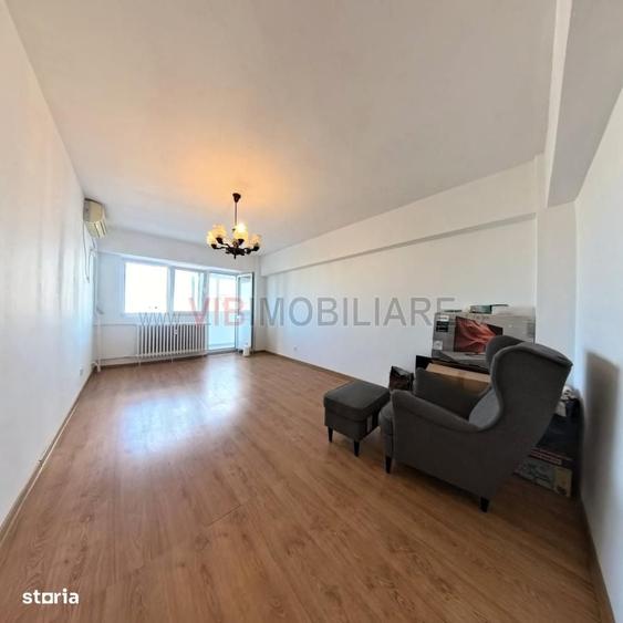 Apartament cu 4 camere decomandat în Amzei